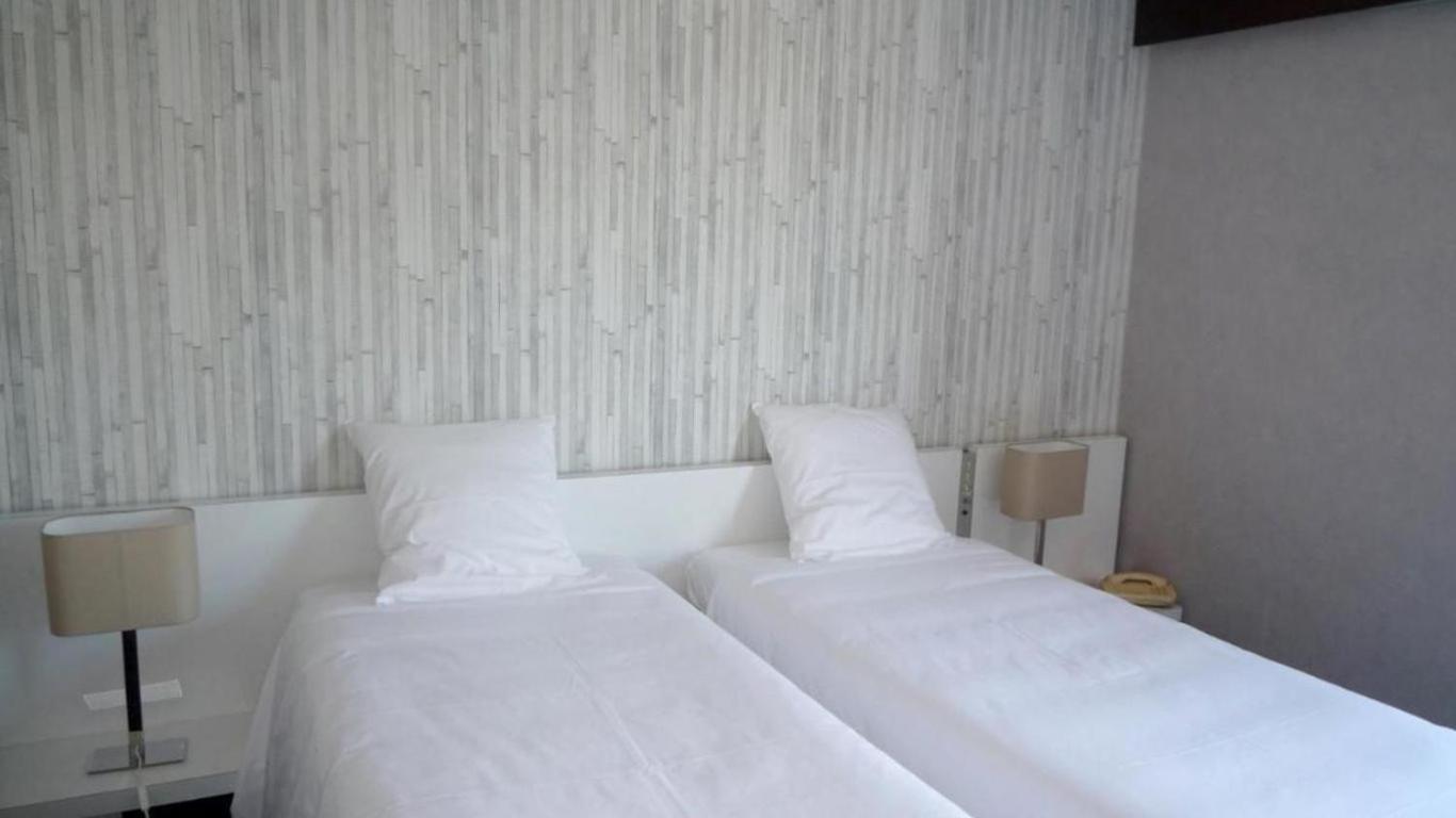Hyp'Hotel Saint-Marcellin  Buitenkant foto