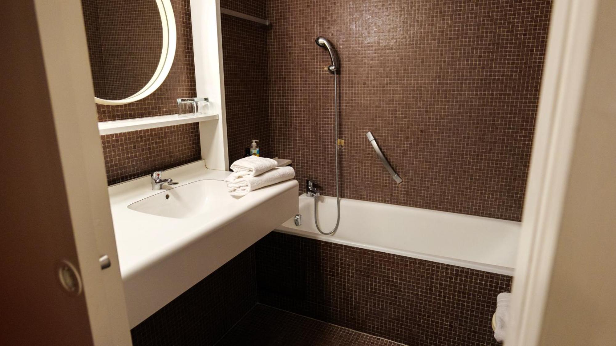 Hyp'Hotel Saint-Marcellin  Buitenkant foto